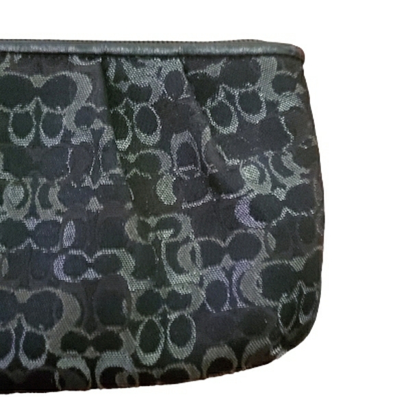 Coach Metallic Silver Black Signature C Metal Hangtag Zippered Canvas Wristlet - Picture 2 of 16
